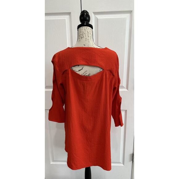 ALI MILES Red Asymmetric Cutout Sleeves Peekaboo Back Tunic Top Size Medium - Picture 5 of 6